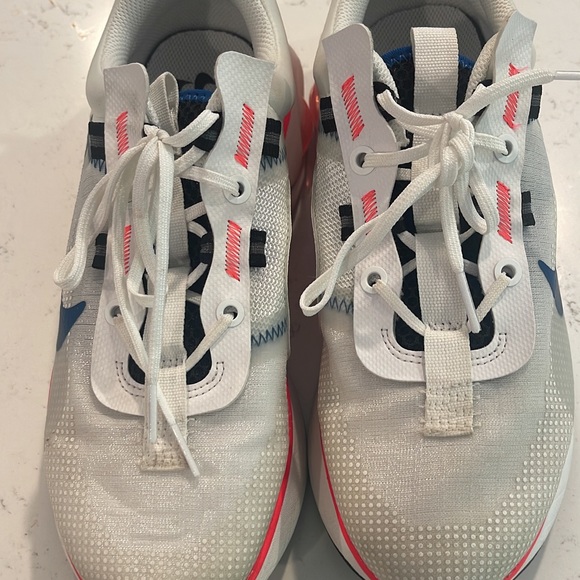 Nike Air Max 2021 "Summit White/Court Blue/Solar Red/Black" Grade School - Picture 2 of 5